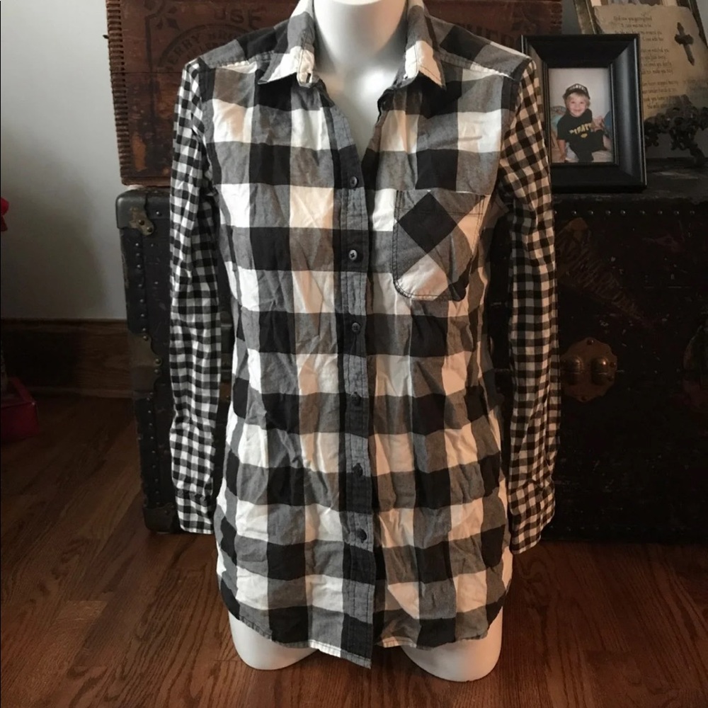American Eagle Jeggings  Button Down Shirt